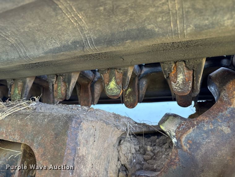 image for item EA6992 2005 Bobcat T300 tracked skid steer loader