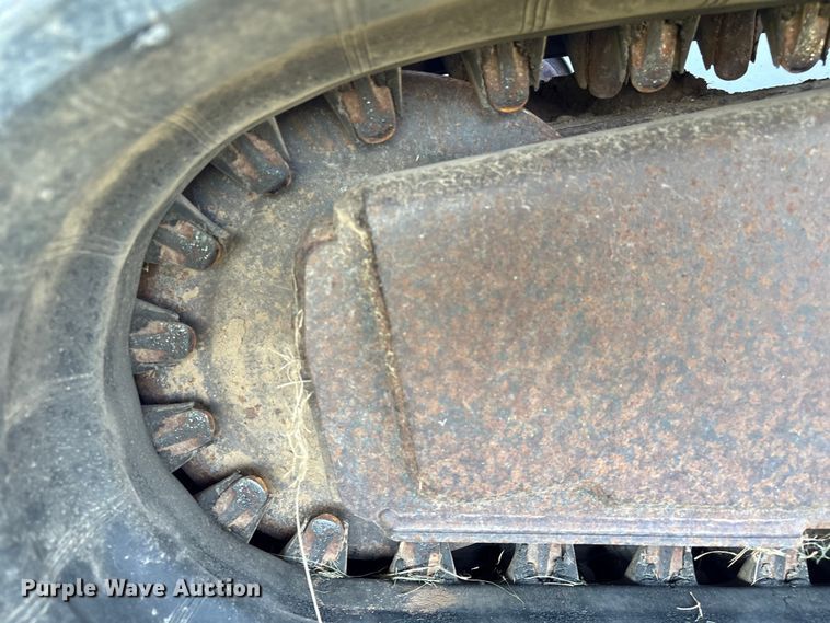 image for item EA6992 2005 Bobcat T300 tracked skid steer loader