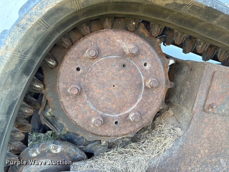 image for item EA6992 2005 Bobcat T300 tracked skid steer loader