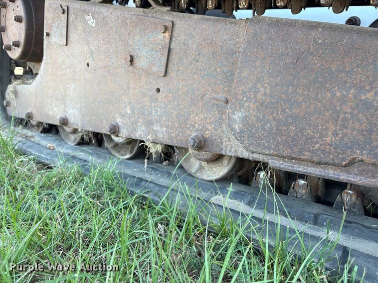 image for item EA6992 2005 Bobcat T300 tracked skid steer loader