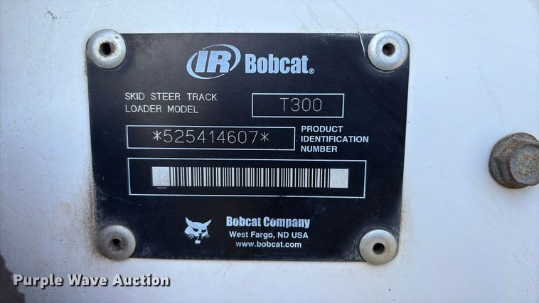 image for item EA6992 2005 Bobcat T300 tracked skid steer loader
