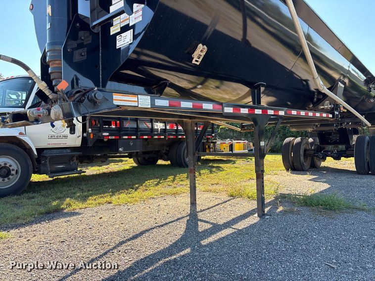 image for item EA6993 2020 Clement Texstar TEXSTAR3226 end dump trailer