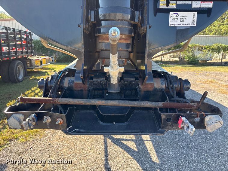 image for item EA6993 2020 Clement Texstar TEXSTAR3226 end dump trailer