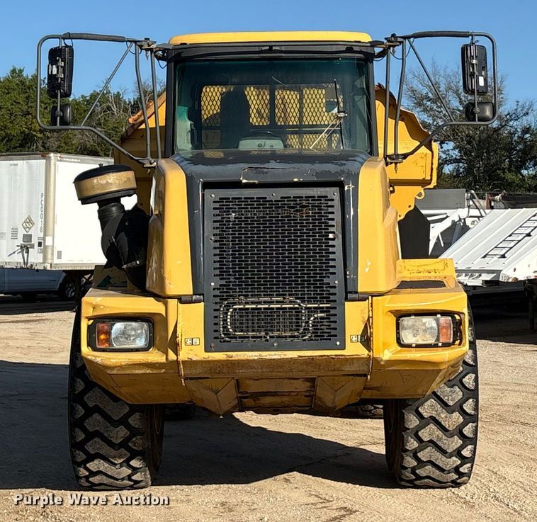 image for item EA7553 2007 John Deere 300D articulated haul truck