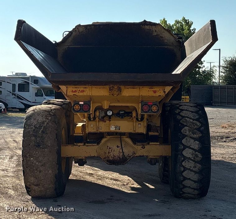 image for item EA7553 2007 John Deere 300D articulated haul truck