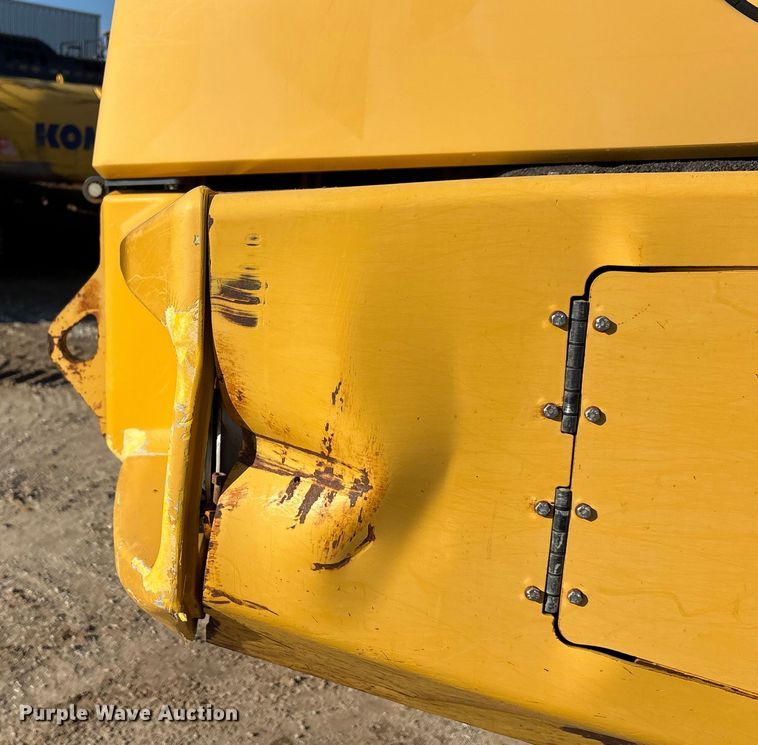 image for item EA7553 2007 John Deere 300D articulated haul truck