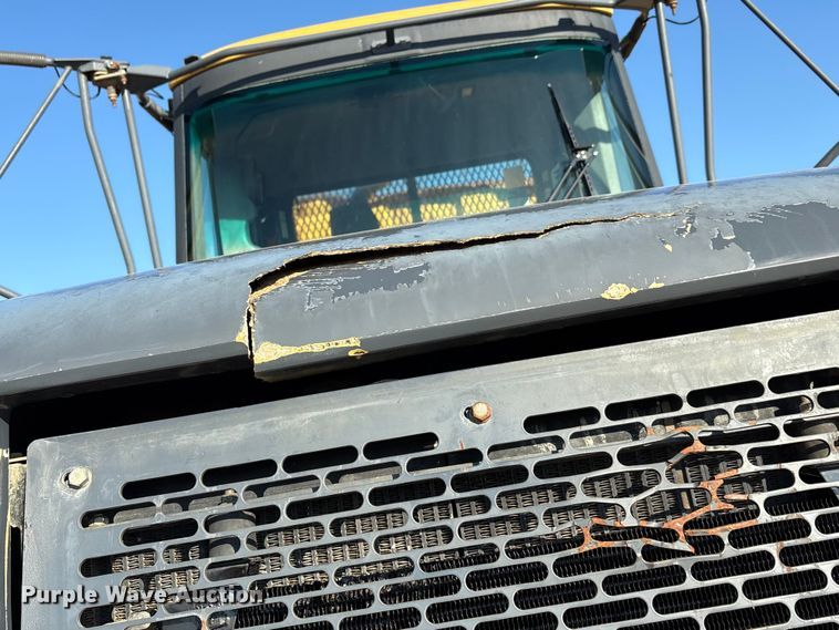 image for item EA7553 2007 John Deere 300D articulated haul truck