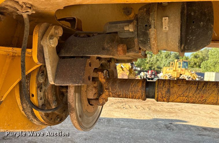 image for item EA7553 2007 John Deere 300D articulated haul truck