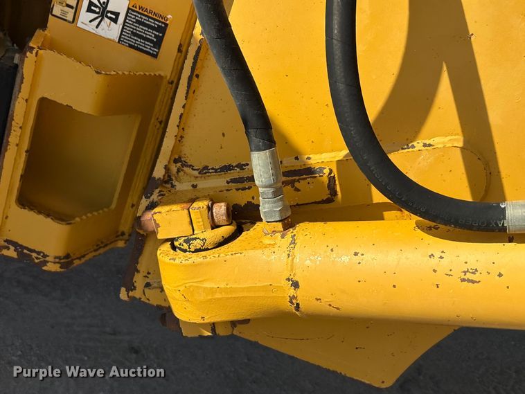 image for item EA7553 2007 John Deere 300D articulated haul truck