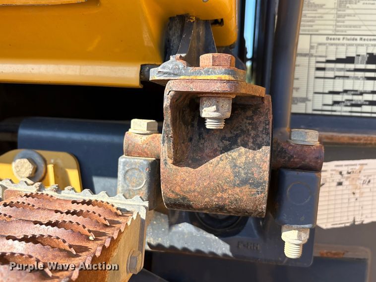 image for item EA7553 2007 John Deere 300D articulated haul truck