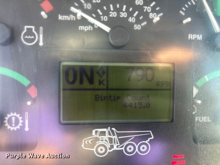 image for item EA7553 2007 John Deere 300D articulated haul truck