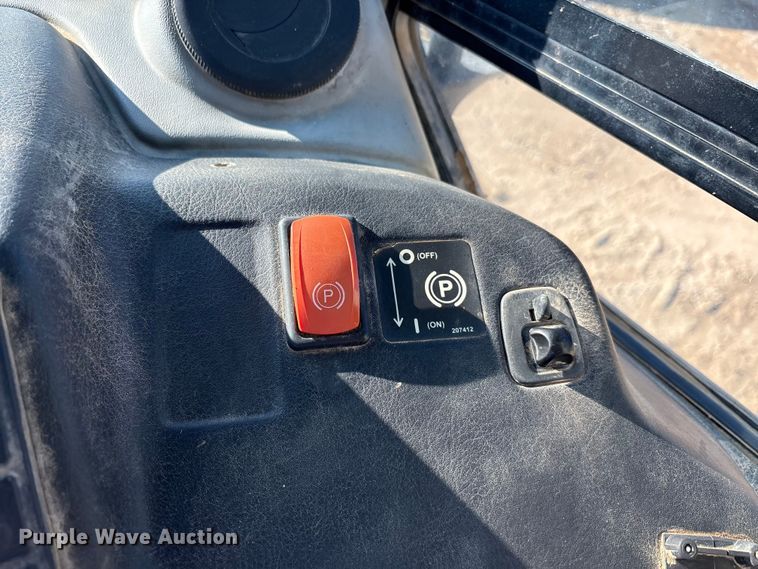 image for item EA7553 2007 John Deere 300D articulated haul truck