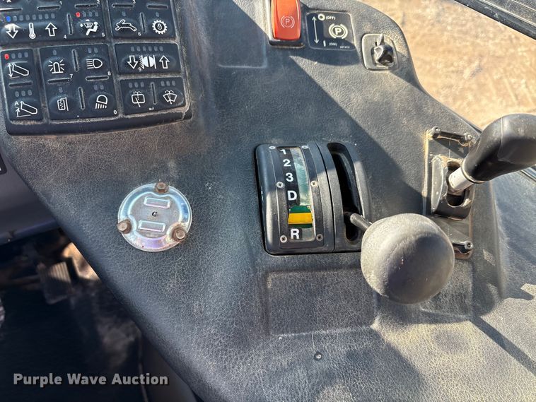 image for item EA7553 2007 John Deere 300D articulated haul truck