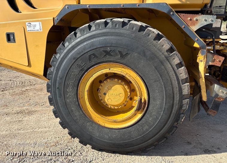 image for item EA7553 2007 John Deere 300D articulated haul truck