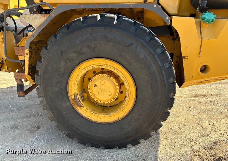 image for item EA7553 2007 John Deere 300D articulated haul truck