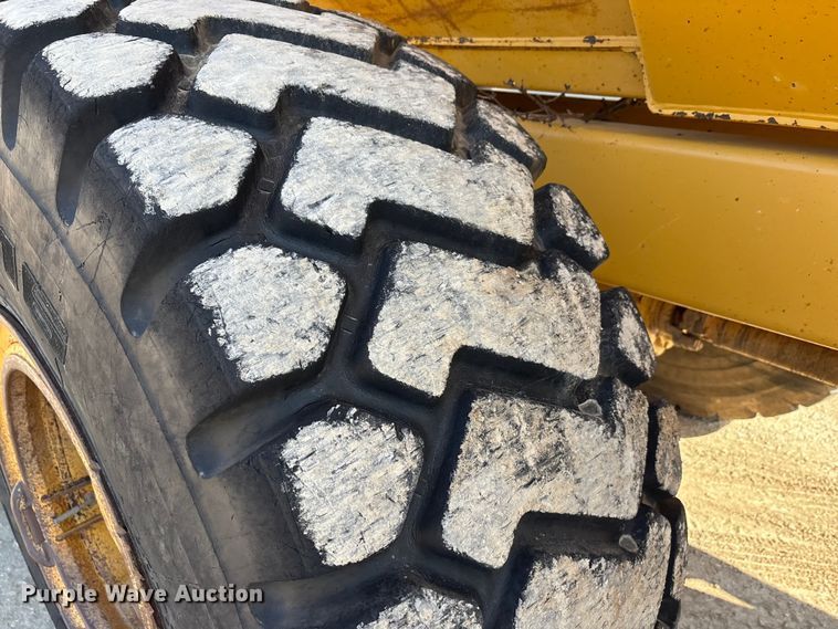 image for item EA7553 2007 John Deere 300D articulated haul truck