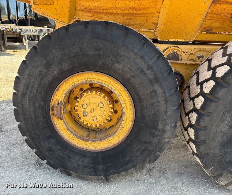 image for item EA7553 2007 John Deere 300D articulated haul truck