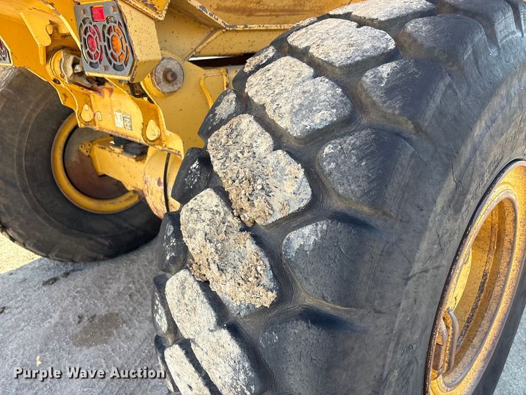 image for item EA7553 2007 John Deere 300D articulated haul truck