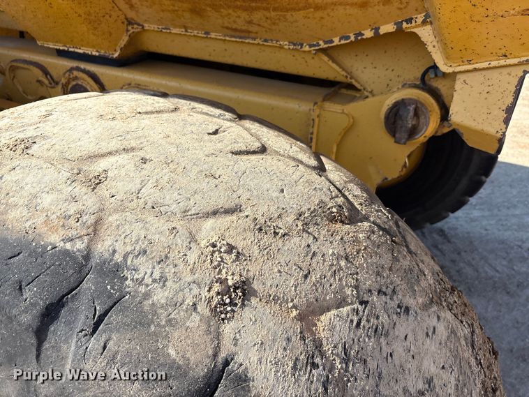 image for item EA7553 2007 John Deere 300D articulated haul truck