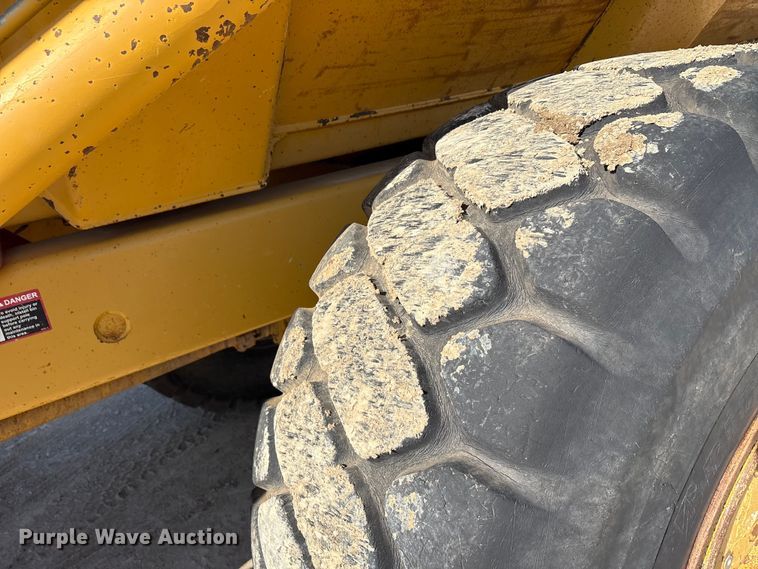 image for item EA7553 2007 John Deere 300D articulated haul truck