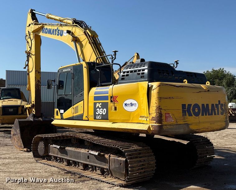 image for item EA7554 2019 Komatsu PC360LCi-11 excavator