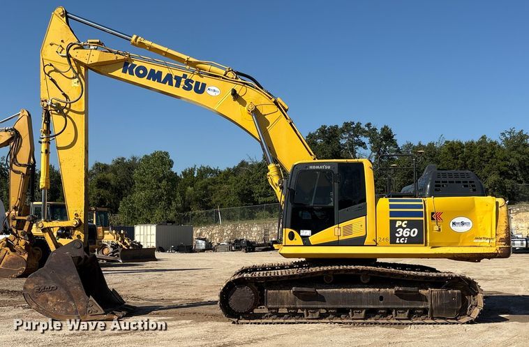 image for item EA7554 2019 Komatsu PC360LCi-11 excavator