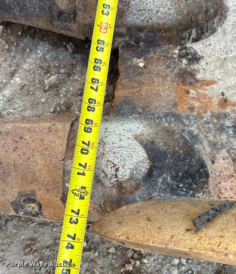 image for item EA7554 2019 Komatsu PC360LCi-11 excavator