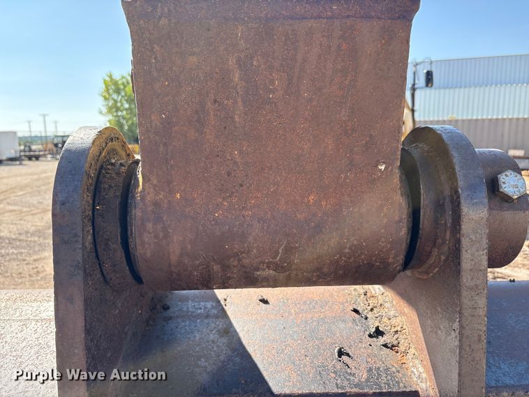 image for item EA7554 2019 Komatsu PC360LCi-11 excavator