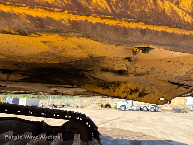 image for item EA7554 2019 Komatsu PC360LCi-11 excavator