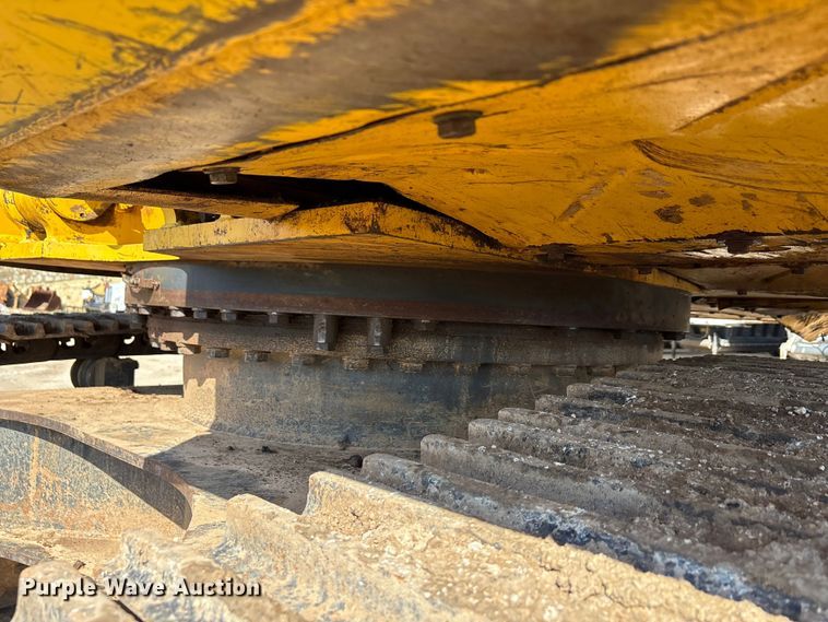 image for item EA7554 2019 Komatsu PC360LCi-11 excavator