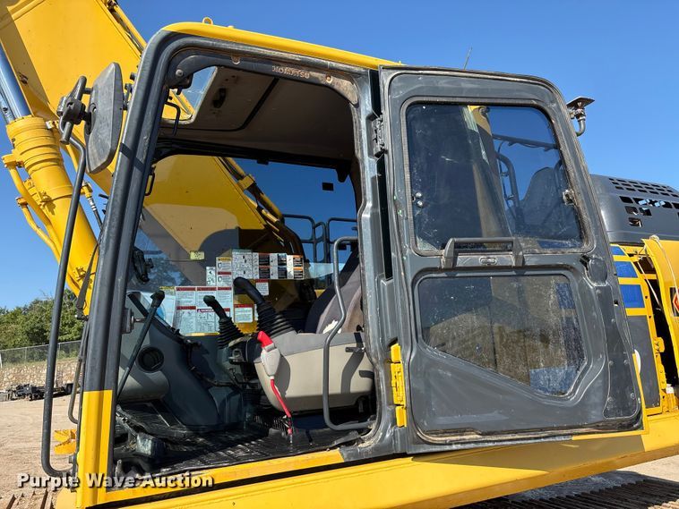 image for item EA7554 2019 Komatsu PC360LCi-11 excavator