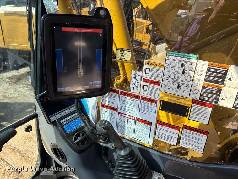 image for item EA7554 2019 Komatsu PC360LCi-11 excavator