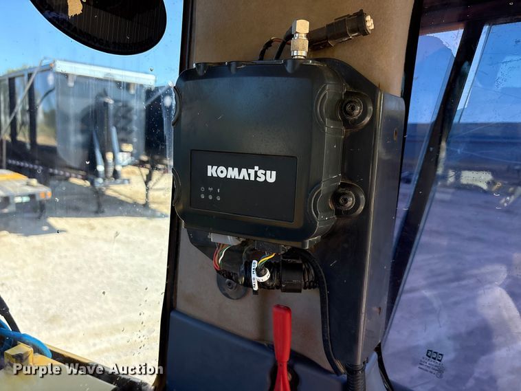 image for item EA7554 2019 Komatsu PC360LCi-11 excavator