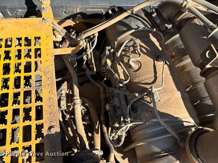 image for item EA7554 2019 Komatsu PC360LCi-11 excavator