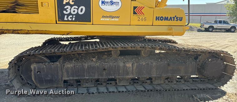 image for item EA7554 2019 Komatsu PC360LCi-11 excavator