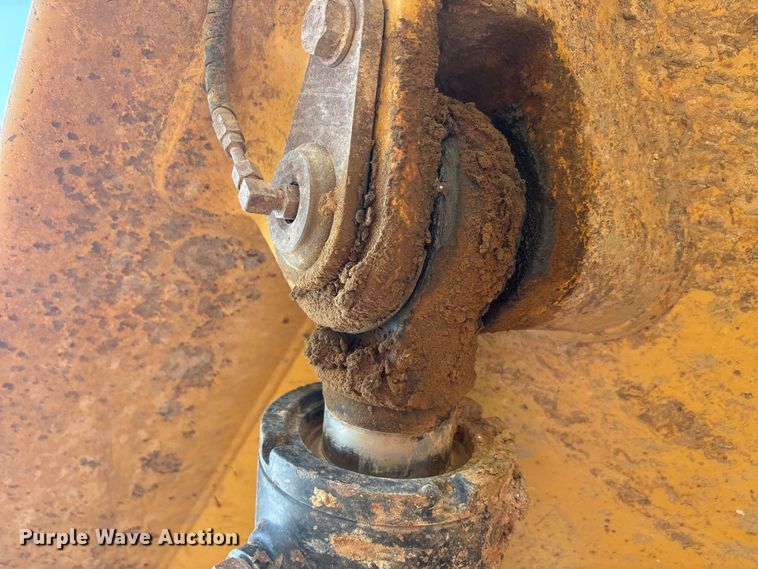 image for item EA7555 2012 Caterpillar 730 articulated haul truck