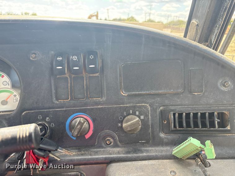 image for item EA7555 2012 Caterpillar 730 articulated haul truck