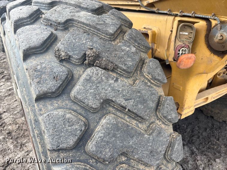 image for item EA7555 2012 Caterpillar 730 articulated haul truck