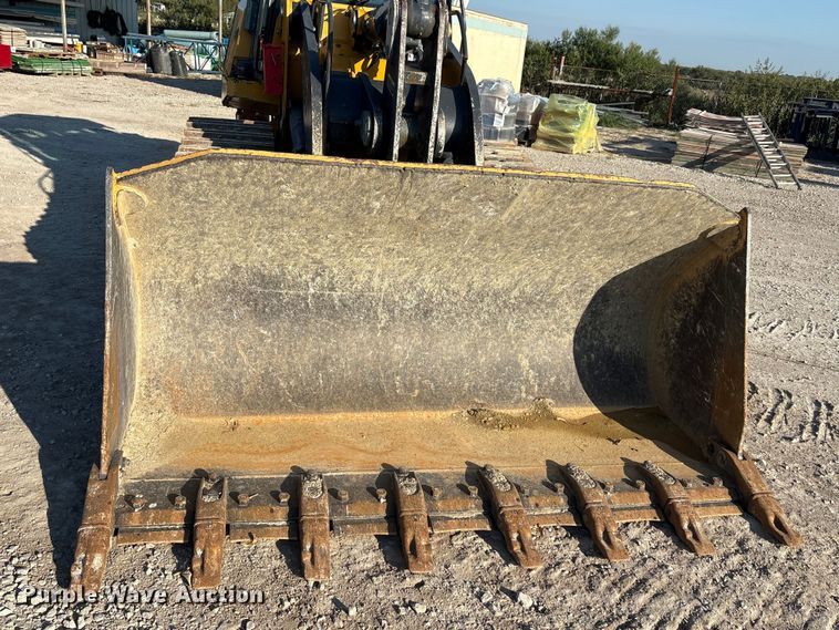 image for item EA7565 2017 John Deere 655K track loader