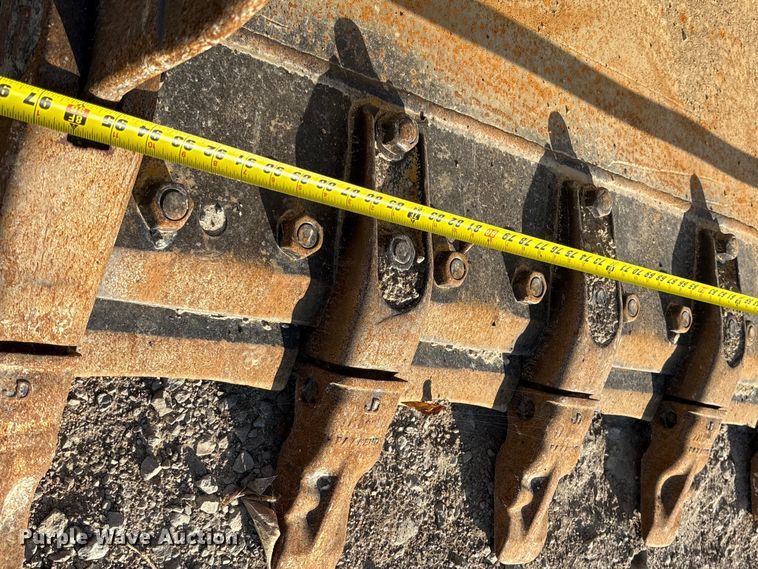 image for item EA7565 2017 John Deere 655K track loader