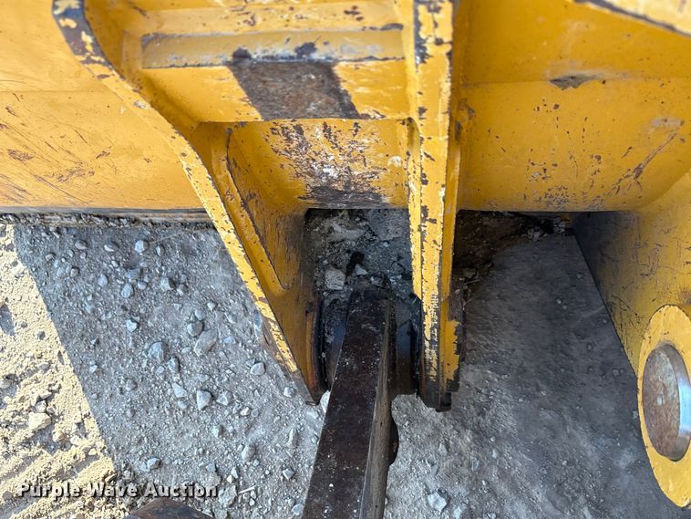 image for item EA7565 2017 John Deere 655K track loader