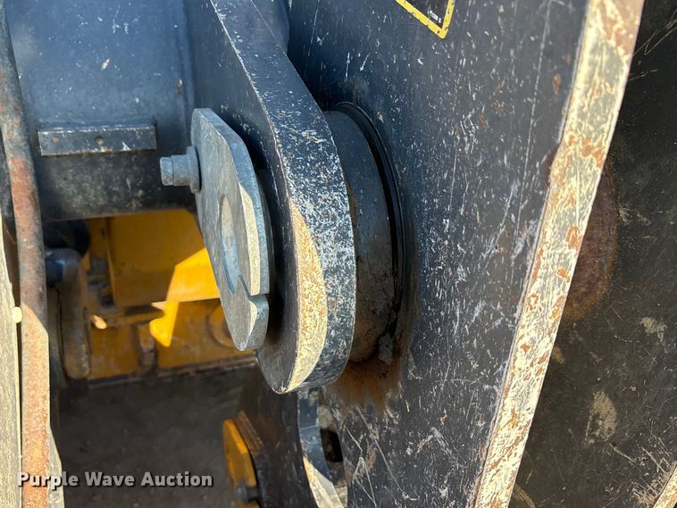 image for item EA7565 2017 John Deere 655K track loader