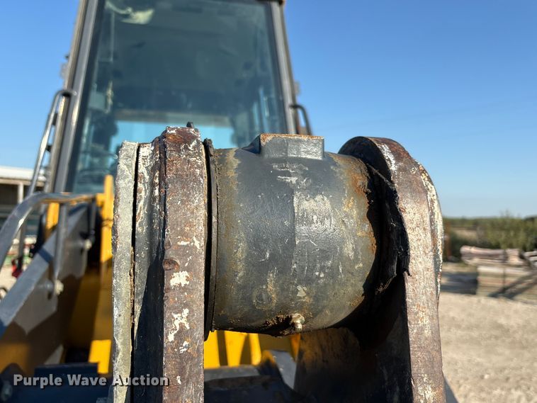 image for item EA7565 2017 John Deere 655K track loader