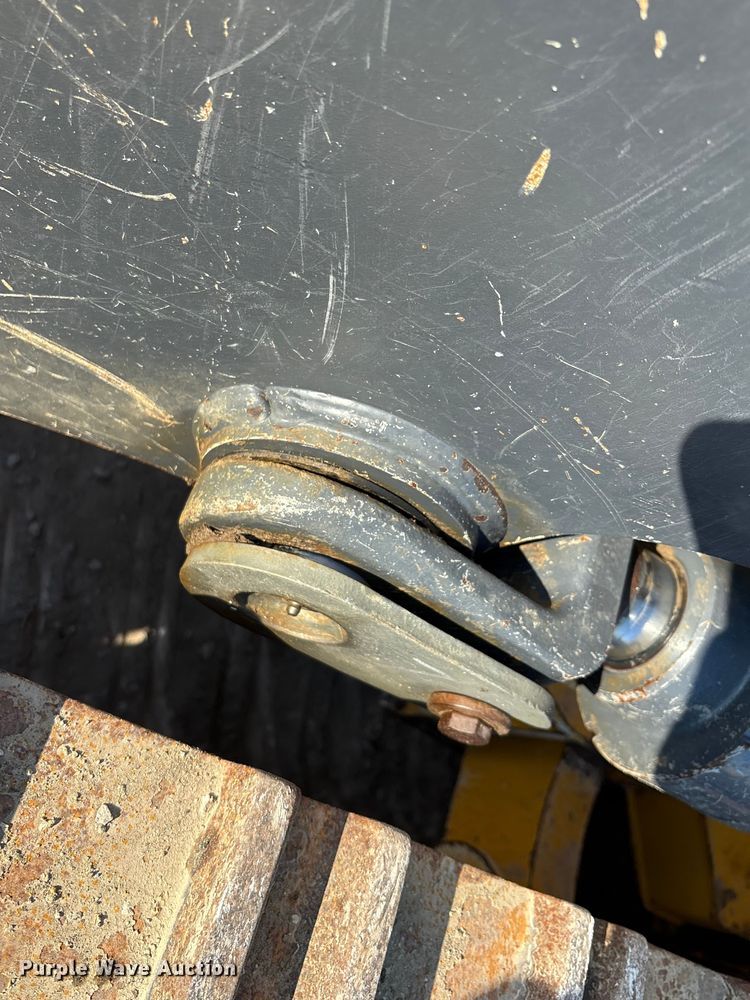 image for item EA7565 2017 John Deere 655K track loader