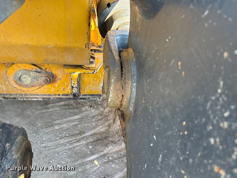 image for item EA7565 2017 John Deere 655K track loader