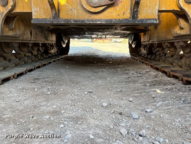 image for item EA7565 2017 John Deere 655K track loader