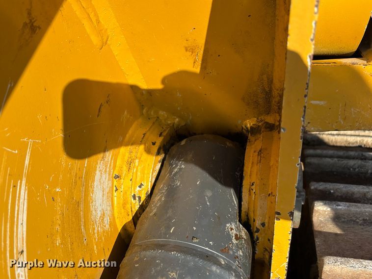 image for item EA7565 2017 John Deere 655K track loader