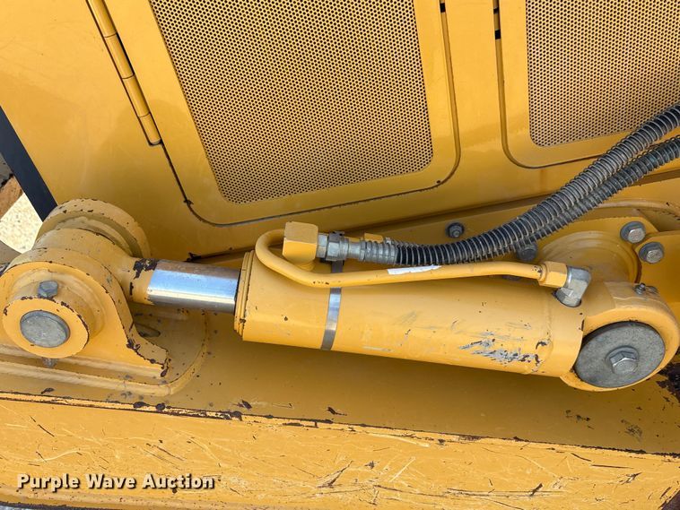 image for item EA7565 2017 John Deere 655K track loader