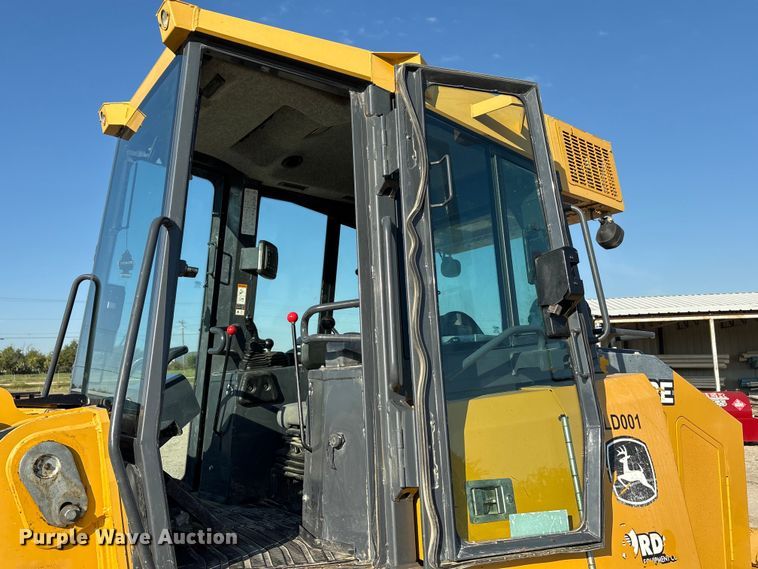 image for item EA7565 2017 John Deere 655K track loader