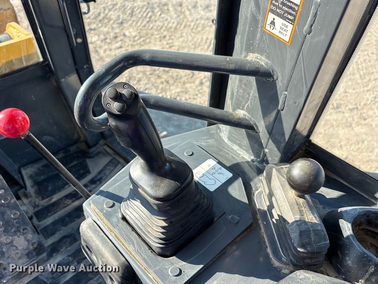 image for item EA7565 2017 John Deere 655K track loader